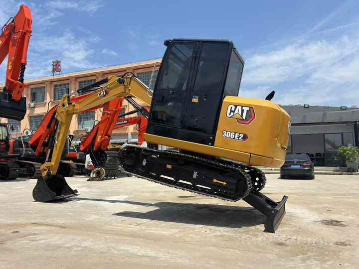 Original Caterpillar Second-hand CAT306E2/305.5E/307E/308E Used Mini Excavadora 6 Ton Used Cat Excavator Cheap Price - Bager: slika 5 Original Caterpillar Second-hand CAT306E2/305.5E/307E/308E Used Mini Excavadora 6 Ton Used Cat Excavator Cheap Price - Bager: slika 5