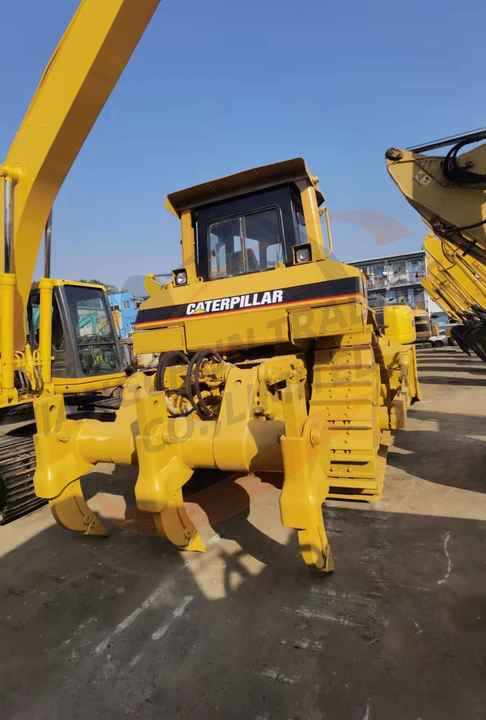Original Japan Imported Caterpillar D8R Bulldozer Japan Original Cat D7G D7R D8R D9n D8r Used Bulldozers - Buldožer: slika 3 Original Japan Imported Caterpillar D8R Bulldozer Japan Original Cat D7G D7R D8R D9n D8r Used Bulldozers - Buldožer: slika 3
