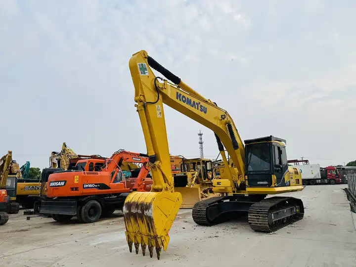 Original Japan Used Crawler Excavator Komatsu Pc200lc-7 Pc220lc-7 A/c Cabin In Shanghai - Bager guseničar: slika 4 Original Japan Used Crawler Excavator Komatsu Pc200lc-7 Pc220lc-7 A/c Cabin In Shanghai - Bager guseničar: slika 4