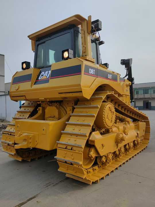 USED D8T CAT Bulldozer Price D8R Used Caterpillar Bulldozer crawler bulldozer made in brazil - Buldožer: slika 4 USED D8T CAT Bulldozer Price D8R Used Caterpillar Bulldozer crawler bulldozer made in brazil - Buldožer: slika 4