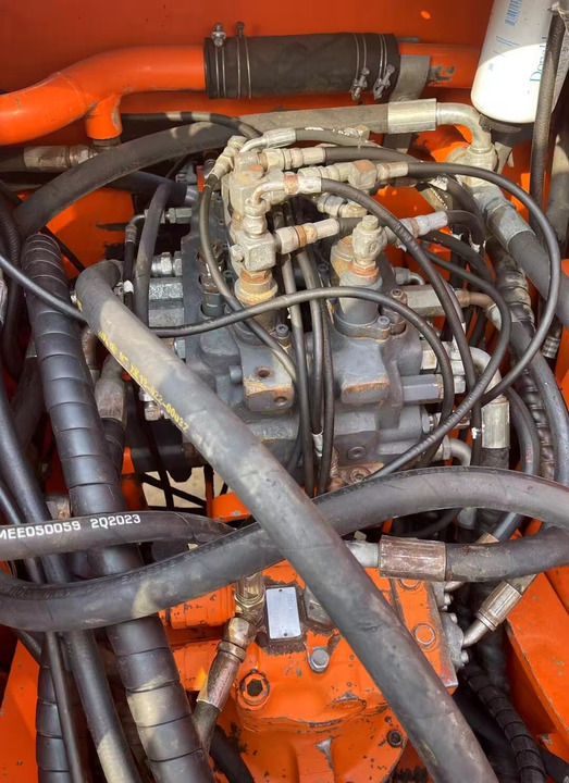 Used Doosan Dh150W-7 Wheel Digger Excavator Second Hand Original Korea Doosan Dh150W-7 150W Wheel Excavator Doosan 15 Tons - Bager točkaš: slika 2 Used Doosan Dh150W-7 Wheel Digger Excavator Second Hand Original Korea Doosan Dh150W-7 150W Wheel Excavator Doosan 15 Tons - Bager točkaš: slika 2