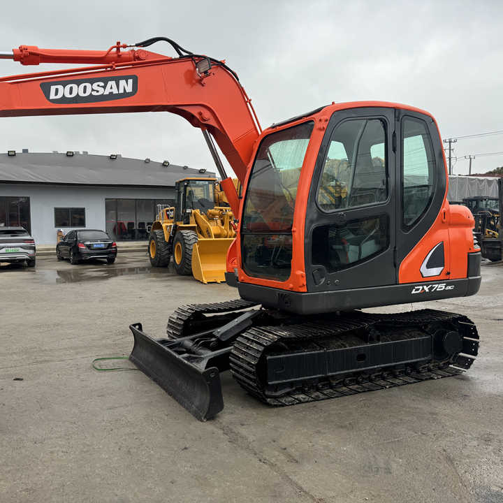Used Excavator Doosan DX75-9C Second-hand Excavator Digger DX75-9C Compact Shovel Crawler Doosan 75 Excavator Doosan Dx75-9C - Bager guseničar: slika 1 Used Excavator Doosan DX75-9C Second-hand Excavator Digger DX75-9C Compact Shovel Crawler Doosan 75 Excavator Doosan Dx75-9C - Bager guseničar: slika 1