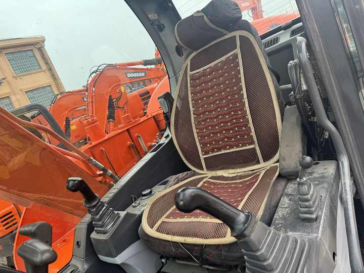 Used Excavator Doosan Dx75-9C Excavators Earth-moving Machinery Doosan Dx60 Dx80 Dx75-9c Dx225 Dh55 Dx60-9c for Sale - Bager guseničar: slika 2 Used Excavator Doosan Dx75-9C Excavators Earth-moving Machinery Doosan Dx60 Dx80 Dx75-9c Dx225 Dh55 Dx60-9c for Sale - Bager guseničar: slika 2