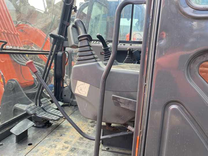 Used excavator doosan dx60 excavators earth-moving machinery doosan dx60 dx80 dx75 dx225 dh60 dh60-7for sale - Bager guseničar: slika 5 Used excavator doosan dx60 excavators earth-moving machinery doosan dx60 dx80 dx75 dx225 dh60 dh60-7for sale - Bager guseničar: slika 5