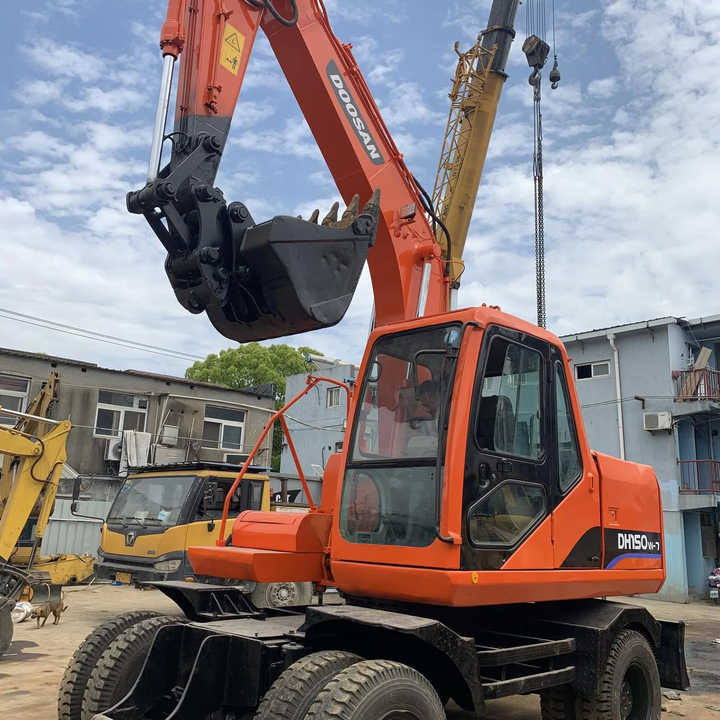 Used excavator doosan dx60 excavators earth-moving machinery doosan dx60 dx80 dx75 dx225 dh60 dh60-7for sale - Bager guseničar: slika 1 Used excavator doosan dx60 excavators earth-moving machinery doosan dx60 dx80 dx75 dx225 dh60 dh60-7for sale - Bager guseničar: slika 1