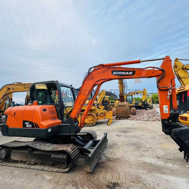 Used excavator doosan dx60 excavators earth-moving machinery doosan dx60 dx80 dx75 dx225 dh60 dh60-7for sale - Bager guseničar: slika 1 Used excavator doosan dx60 excavators earth-moving machinery doosan dx60 dx80 dx75 dx225 dh60 dh60-7for sale - Bager guseničar: slika 1