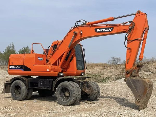 Wheel Digging Crawler Excavator Used Doosan150W Dh150W Dh150W-7 / Second-Hand Korea Engine Doosan Dh 150 150W-7 Doosan150 - Bager točkaš: slika 2 Wheel Digging Crawler Excavator Used Doosan150W Dh150W Dh150W-7 / Second-Hand Korea Engine Doosan Dh 150 150W-7 Doosan150 - Bager točkaš: slika 2