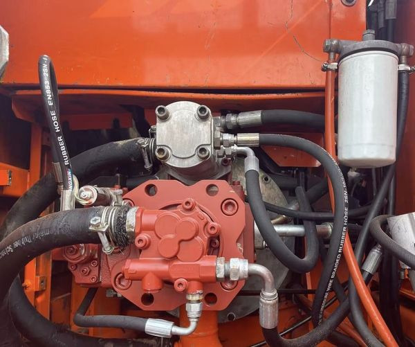 Wheel Digging Crawler Excavator Used Doosan150W Dh150W Dh150W-7 / Second-Hand Korea Engine Doosan Dh 150 150W-7 Doosan150 - Bager točkaš: slika 4 Wheel Digging Crawler Excavator Used Doosan150W Dh150W Dh150W-7 / Second-Hand Korea Engine Doosan Dh 150 150W-7 Doosan150 - Bager točkaš: slika 4