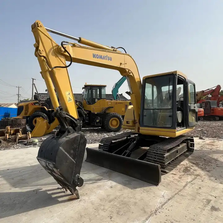 Komatsu used pc60-7 excavator/used 6ton excavator /Komatsu japan pc60-7 mini used excavator for sale Komatsu excavator - Bager guseničar: slika 1 Komatsu used pc60-7 excavator/used 6ton excavator /Komatsu japan pc60-7 mini used excavator for sale Komatsu excavator - Bager guseničar: slika 1