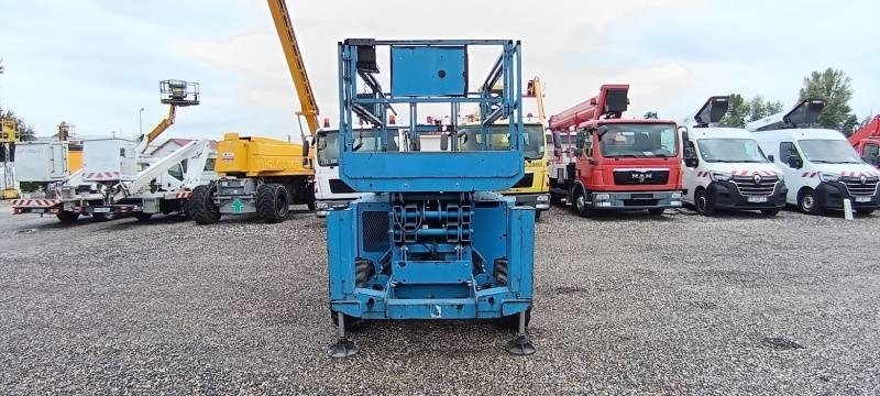 Genie GS-2669 - 10 m, 4x4, diesel - Lift u obliku makaza: slika 3 Genie GS-2669 - 10 m, 4x4, diesel - Lift u obliku makaza: slika 3
