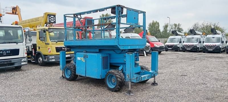 Genie GS-2669 - 10 m, 4x4, diesel - Lift u obliku makaza: slika 1 Genie GS-2669 - 10 m, 4x4, diesel - Lift u obliku makaza: slika 1