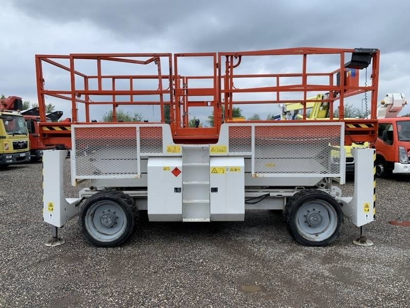 Genie GS3390 - 12,06 m - 4x4 - diesel - Lift u obliku makaza: slika 5 Genie GS3390 - 12,06 m - 4x4 - diesel - Lift u obliku makaza: slika 5