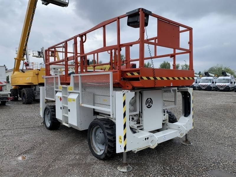 Lizing Genie GS3390 - 12,06 m - 4x4 - diesel  Genie GS3390 - 12,06 m - 4x4 - diesel: slika 6 Lizing Genie GS3390 - 12,06 m - 4x4 - diesel  Genie GS3390 - 12,06 m - 4x4 - diesel: slika 6