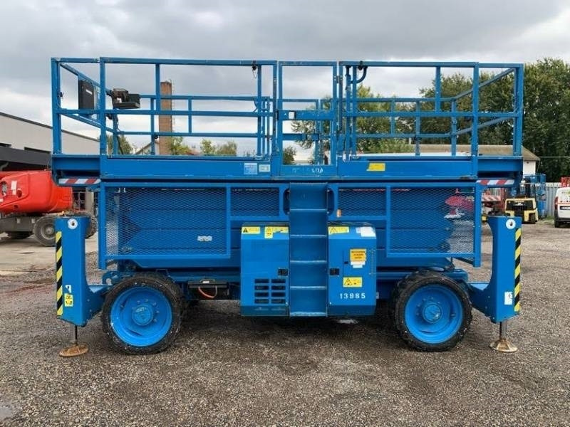 Genie GS4390 - 15,11m, diesel, 4x4 - Lift u obliku makaza: slika 4 Genie GS4390 - 15,11m, diesel, 4x4 - Lift u obliku makaza: slika 4