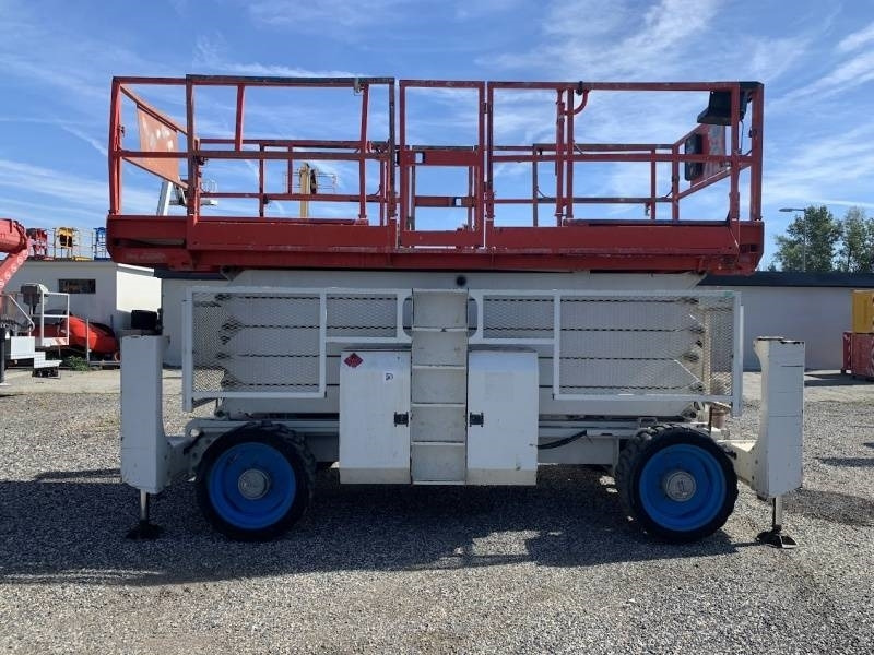 Genie GS5390 - 18m - 4x4 - Diesel - Lift u obliku makaza: slika 5 Genie GS5390 - 18m - 4x4 - Diesel - Lift u obliku makaza: slika 5