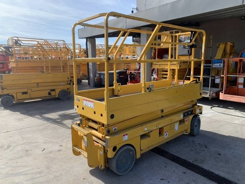 Haulotte Compact 8 - 8m, electric - Lift u obliku makaza: slika 2 Haulotte Compact 8 - 8m, electric - Lift u obliku makaza: slika 2