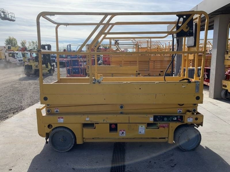 Haulotte Compact 8 - 8m, electric - Lift u obliku makaza: slika 4 Haulotte Compact 8 - 8m, electric - Lift u obliku makaza: slika 4
