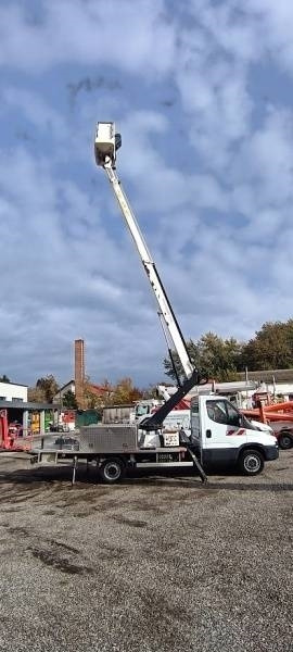 Vazdušna platforma montirana na kamion Iveco Daily Klubb KT48 - 16m, 200kg: slika 9 Vazdušna platforma montirana na kamion Iveco Daily Klubb KT48 - 16m, 200kg: slika 9