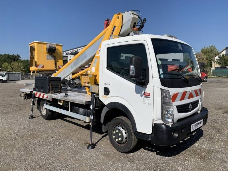 Renault Maxity Multitel MT202DS - 20m - 200 kg - Vazdušna platforma montirana na kamion: slika 1 Renault Maxity Multitel MT202DS - 20m - 200 kg - Vazdušna platforma montirana na kamion: slika 1