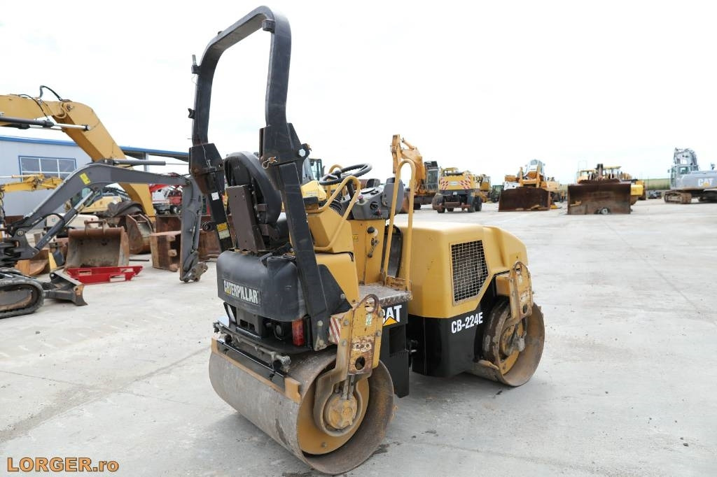 CAT CB 224 E  - Valjak za puteve: slika 3 CAT CB 224 E  - Valjak za puteve: slika 3