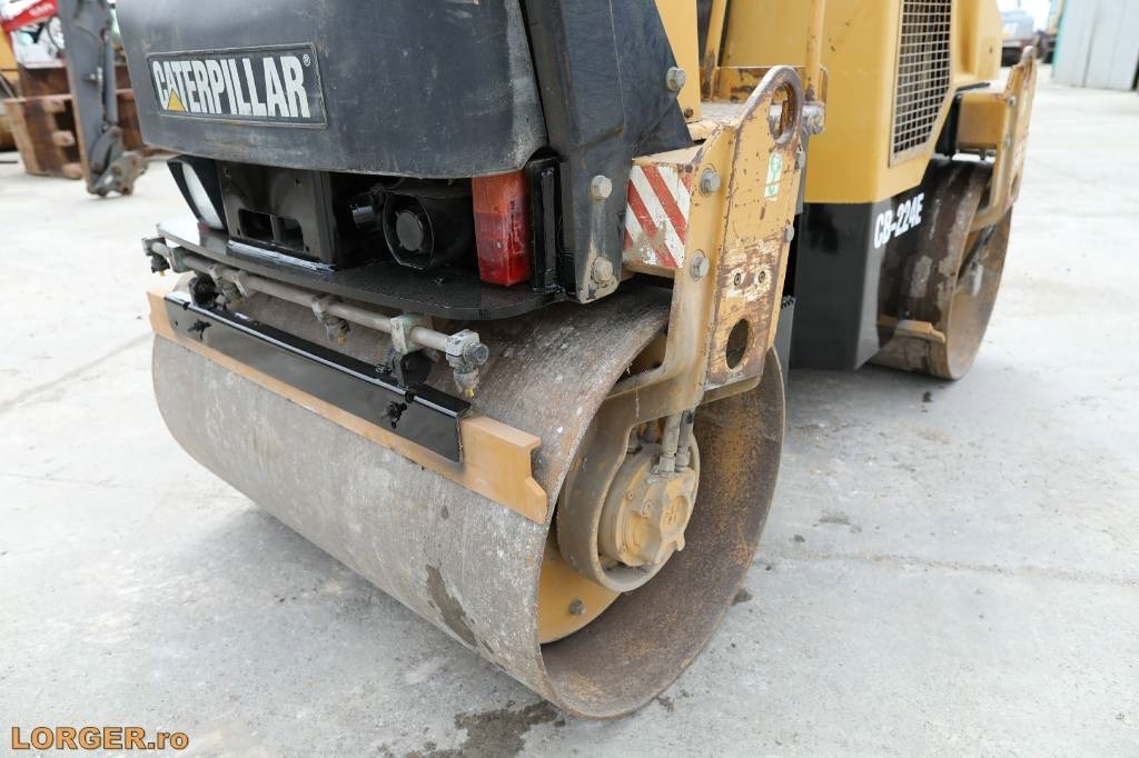 CAT CB 224 E  - Valjak za puteve: slika 5 CAT CB 224 E  - Valjak za puteve: slika 5