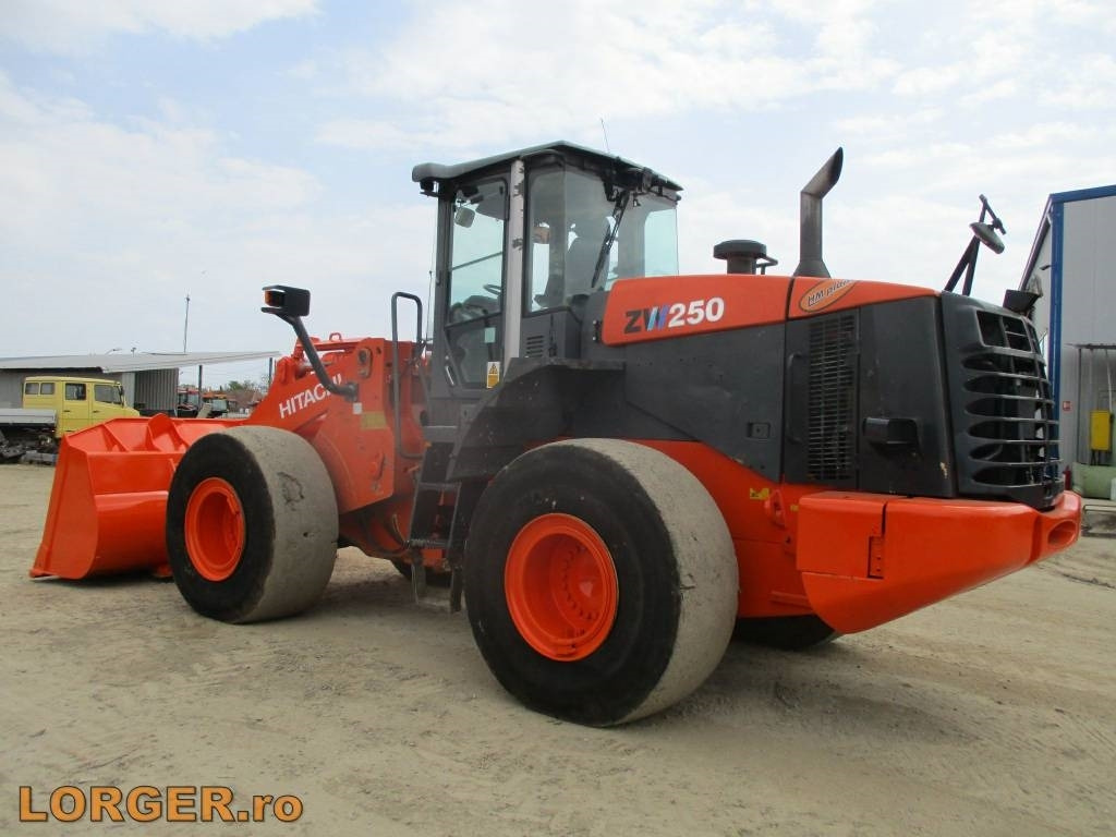 Hitachi ZW 250 - Utovarivač točkaš: slika 2 Hitachi ZW 250 - Utovarivač točkaš: slika 2