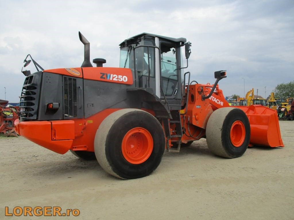 Hitachi ZW 250 - Utovarivač točkaš: slika 3 Hitachi ZW 250 - Utovarivač točkaš: slika 3