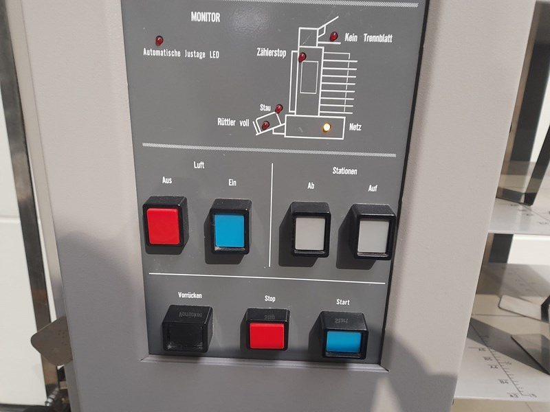 Horizon AC-8000 S | collator | 8 stations | 1992 - Štamparska mašina: slika 3 Horizon AC-8000 S | collator | 8 stations | 1992 - Štamparska mašina: slika 3