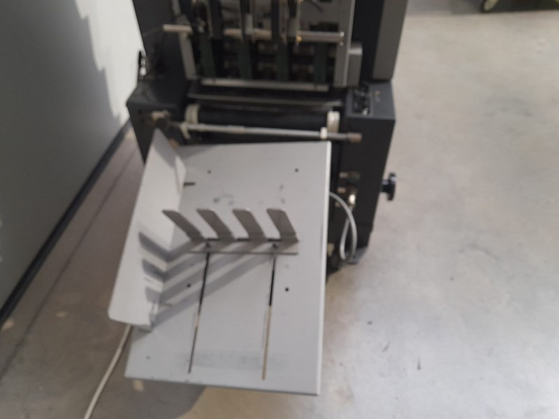 Horizon AC-8000 S | collator | 8 stations | 1992 - Štamparska mašina: slika 5 Horizon AC-8000 S | collator | 8 stations | 1992 - Štamparska mašina: slika 5