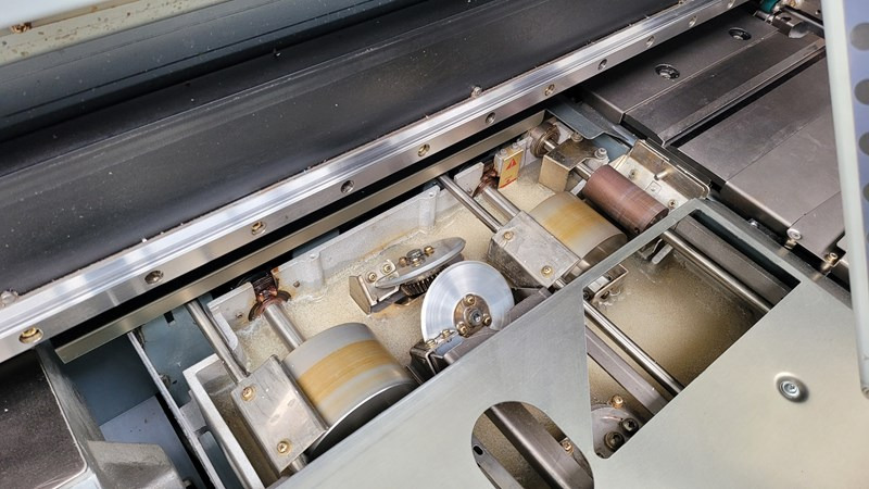 Horizon BQ-270 | 2010 | 693000 - Mašina za uvezivanje knjiga: slika 2 Horizon BQ-270 | 2010 | 693000 - Mašina za uvezivanje knjiga: slika 2