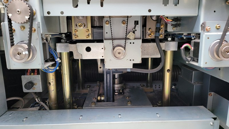 Horizon BQ-270 | 2010 | 693000 - Mašina za uvezivanje knjiga: slika 4 Horizon BQ-270 | 2010 | 693000 - Mašina za uvezivanje knjiga: slika 4