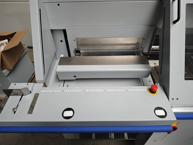 Horizon BQ-270V | 371.000 | 2011 - Mašina za uvezivanje knjiga: slika 5 Horizon BQ-270V | 371.000 | 2011 - Mašina za uvezivanje knjiga: slika 5