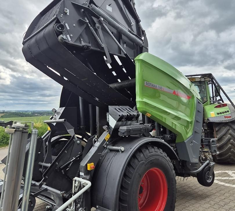 J.Reiff Sarl
Herr Stefan Neukirch - 77 Z.I in den - Balirka za okrugle bale, Omotač za bale: slika 5 J.Reiff Sarl
Herr Stefan Neukirch - 77 Z.I in den - Balirka za okrugle bale, Omotač za bale: slika 5