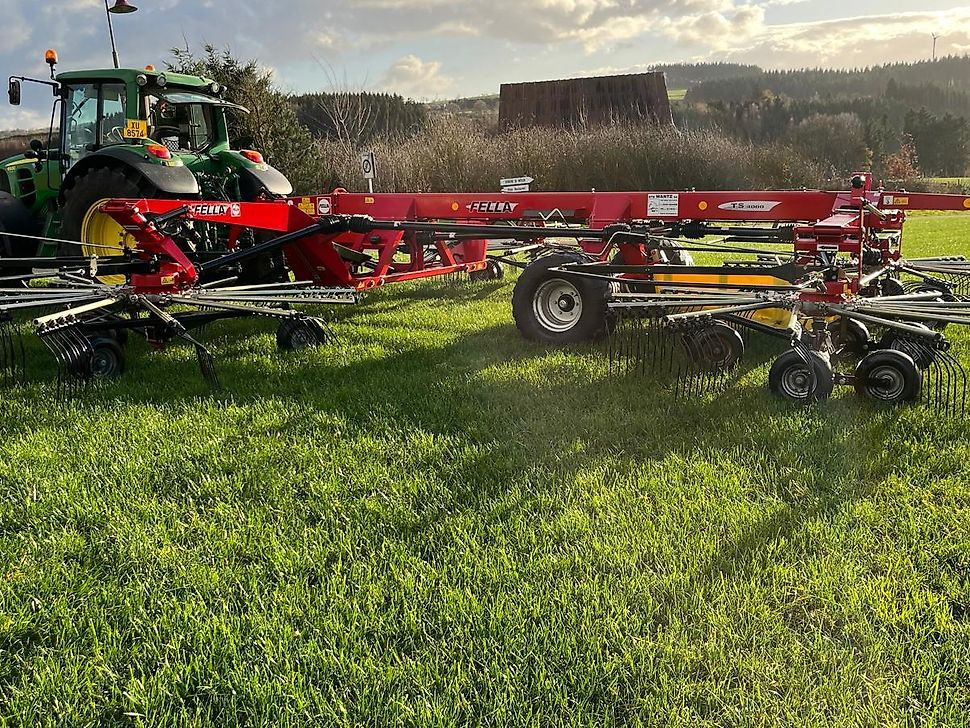 J.Reiff Sarl
Herr Stefan Neukirch - 77 Z.I in den - Prevrtač/ Grabuljač: slika 2 J.Reiff Sarl
Herr Stefan Neukirch - 77 Z.I in den - Prevrtač/ Grabuljač: slika 2