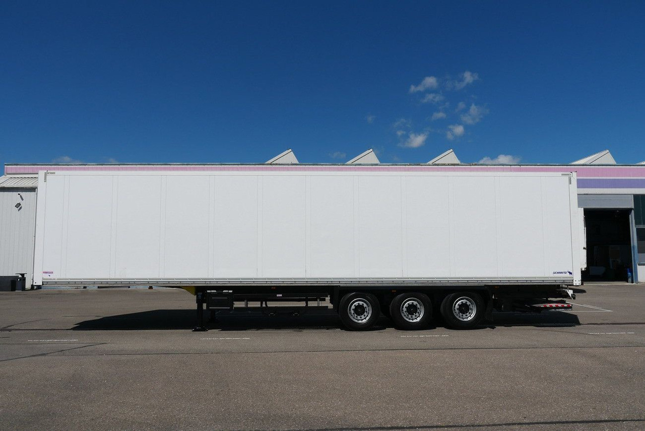 Schmitz Cargobull SKO 24/ ROLLTOR / LBW 2000 kg / TÜV NEU - Poluprikolica sa zatvorenim sandukom: slika 5 Schmitz Cargobull SKO 24/ ROLLTOR / LBW 2000 kg / TÜV NEU - Poluprikolica sa zatvorenim sandukom: slika 5