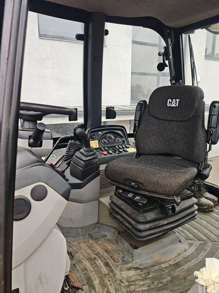 CATERPILLAR 444F - Bager utovarivač: slika 5 CATERPILLAR 444F - Bager utovarivač: slika 5