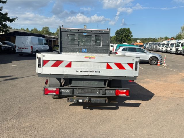 Iveco Daily 35 S 12 - Dostavno vozilo s ravnom platformom: slika 4 Iveco Daily 35 S 12 - Dostavno vozilo s ravnom platformom: slika 4