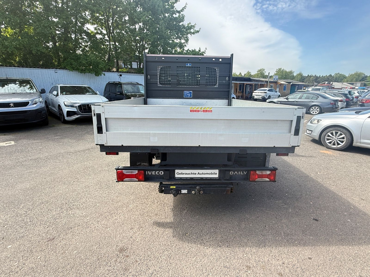 Iveco Daily Doppelkabine 35 S 130 7 Sitzer - Dostavno vozilo s ravnom platformom: slika 4 Iveco Daily Doppelkabine 35 S 130 7 Sitzer - Dostavno vozilo s ravnom platformom: slika 4