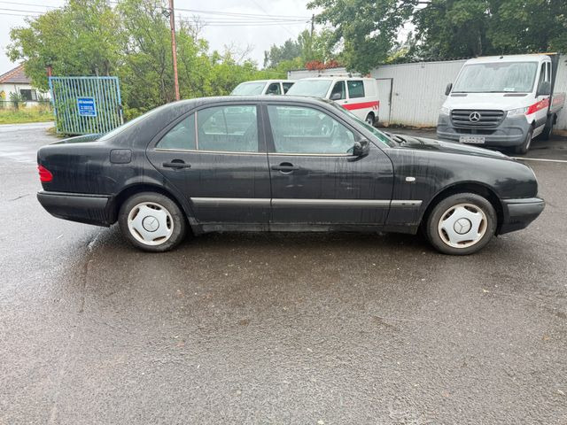 Mercedes-Benz E 200 - Limuzina: slika 5 Mercedes-Benz E 200 - Limuzina: slika 5