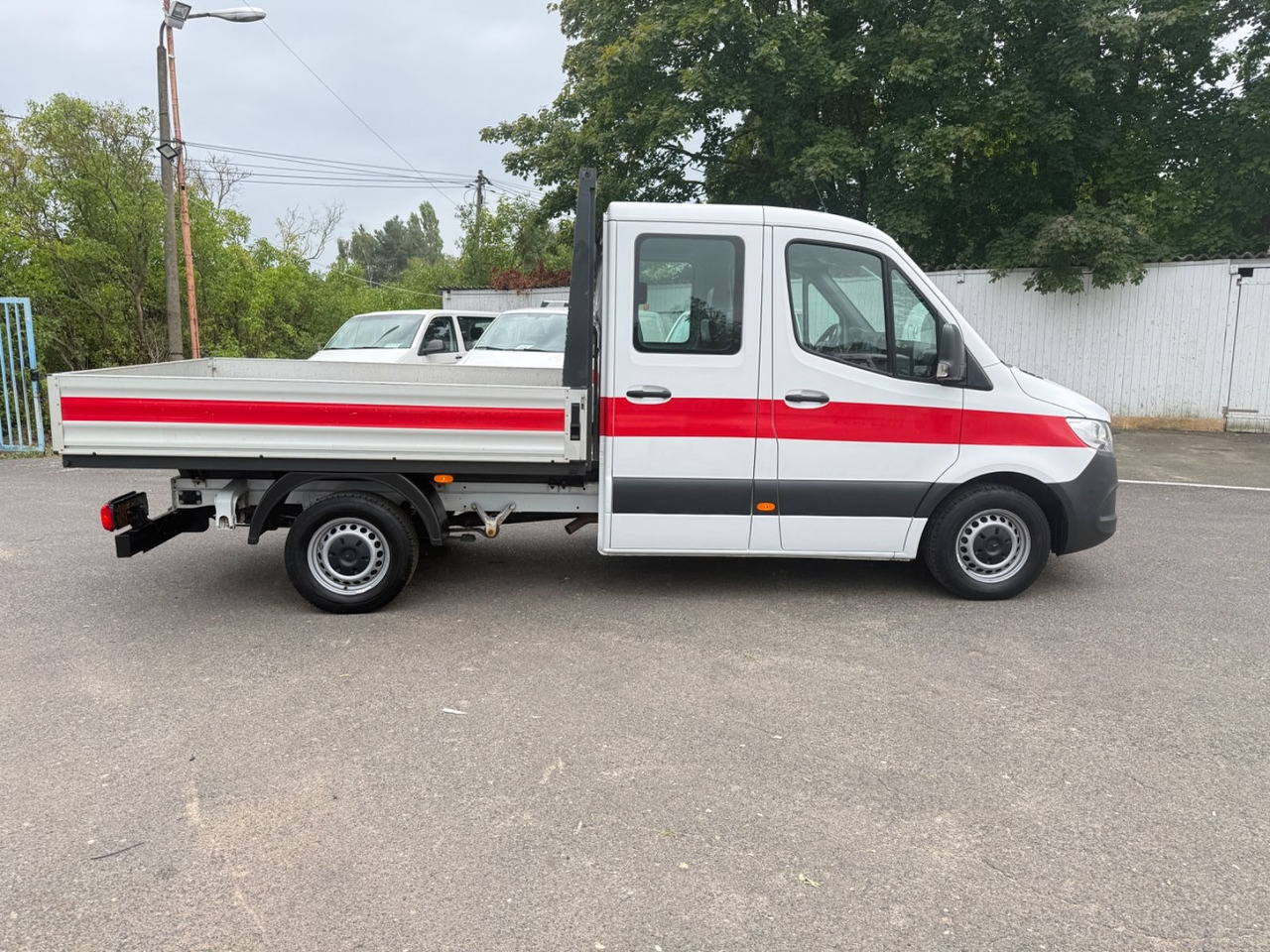 Mercedes-Benz Sprinter 217 Pritsche DoKa - Dostavno vozilo s ravnom platformom, Dostavno vozilo sa duplom kabinom: slika 5 Mercedes-Benz Sprinter 217 Pritsche DoKa - Dostavno vozilo s ravnom platformom, Dostavno vozilo sa duplom kabinom: slika 5