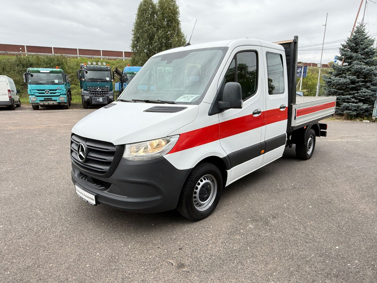 Mercedes-Benz Sprinter 217 Pritsche DoKa - Dostavno vozilo s ravnom platformom, Dostavno vozilo sa duplom kabinom: slika 3 Mercedes-Benz Sprinter 217 Pritsche DoKa - Dostavno vozilo s ravnom platformom, Dostavno vozilo sa duplom kabinom: slika 3