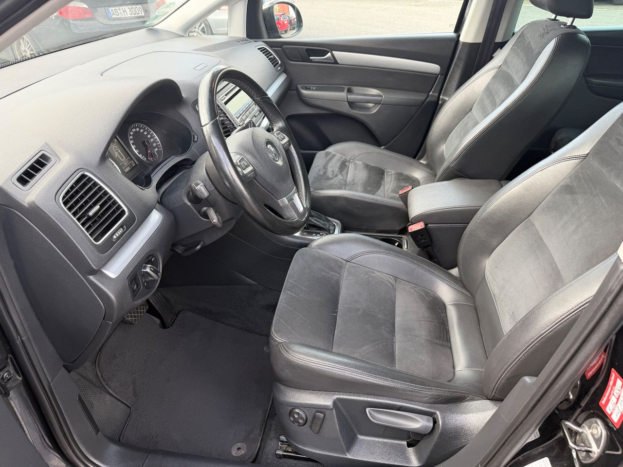 Putnički kombi Volkswagen Sharan Highline BMT: slika 9 Putnički kombi Volkswagen Sharan Highline BMT: slika 9