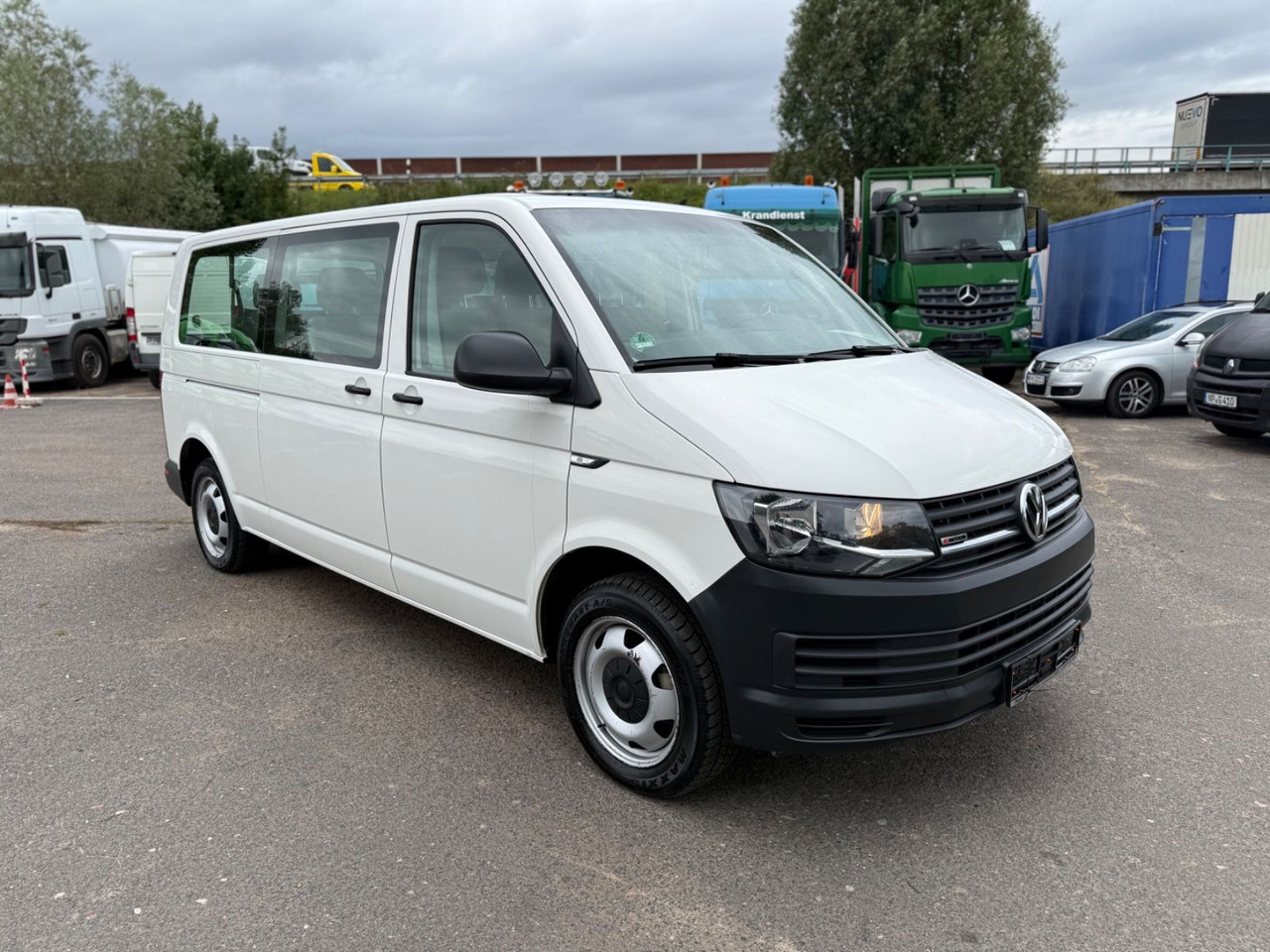 Volkswagen T6 Transporter 9 Sitzer 4Motion - Putnički kombi: slika 2 Volkswagen T6 Transporter 9 Sitzer 4Motion - Putnički kombi: slika 2