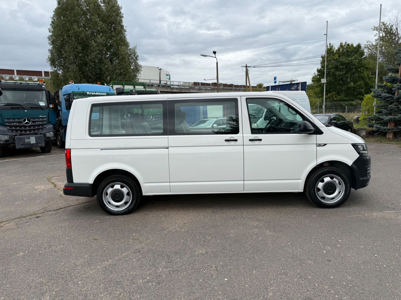 Volkswagen T6 Transporter 9 Sitzer 4Motion - Putnički kombi: slika 3 Volkswagen T6 Transporter 9 Sitzer 4Motion - Putnički kombi: slika 3