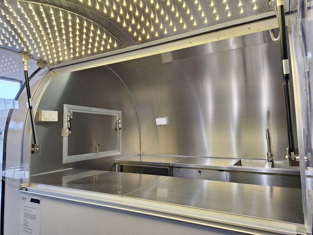 Esselmann Delistar Easy Go 220 - Prikolica za hrane: slika 3 Esselmann Delistar Easy Go 220 - Prikolica za hrane: slika 3