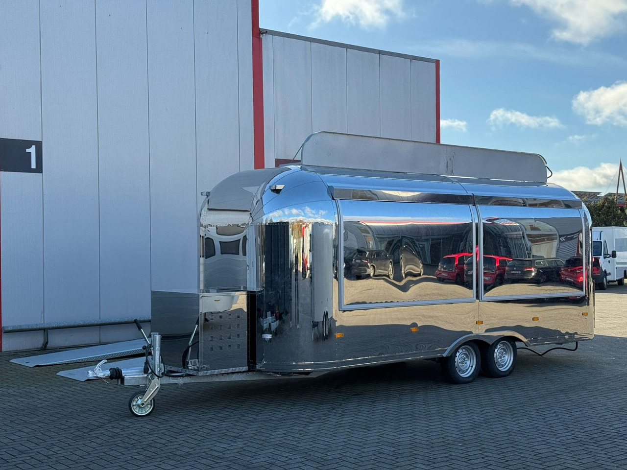 Esselmann Delistar Foodtruck 6000 ähn. Airstream - Prikolica za hrane: slika 4 Esselmann Delistar Foodtruck 6000 ähn. Airstream - Prikolica za hrane: slika 4