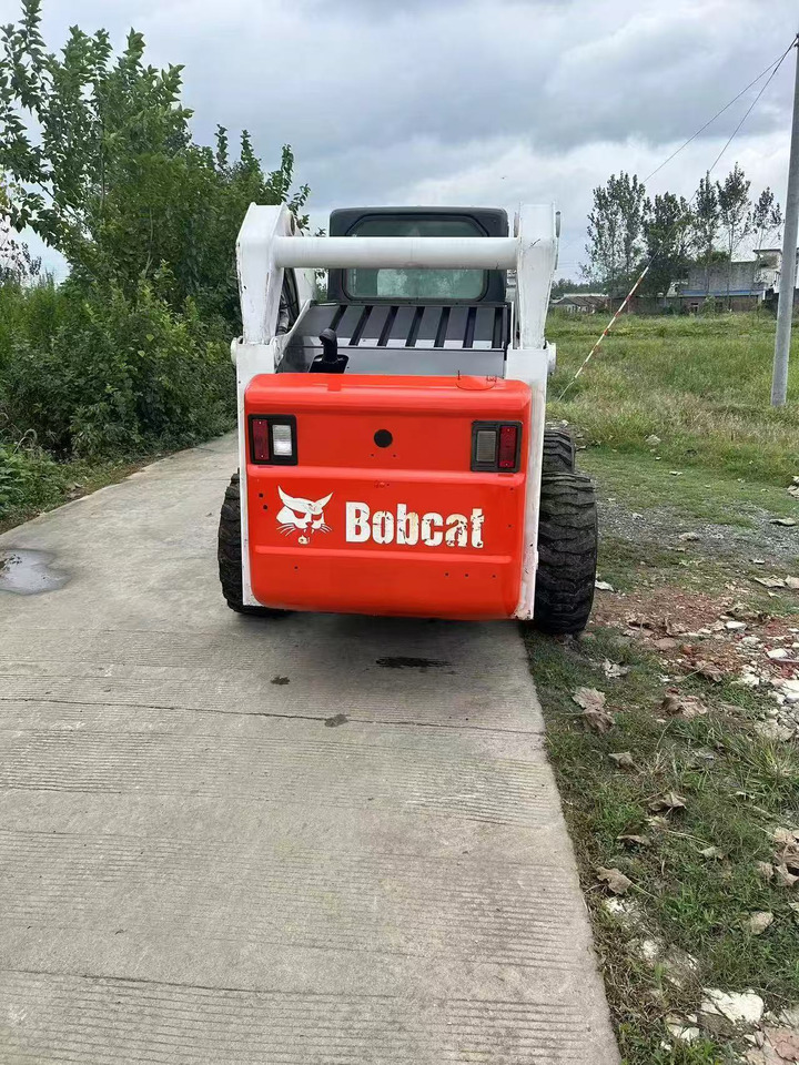 Bobcat S300 - Mini utovarivač: slika 5 Bobcat S300 - Mini utovarivač: slika 5