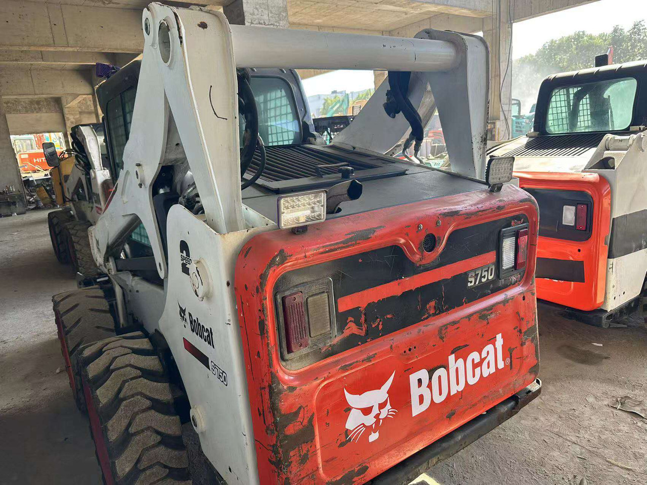 Bobcat S750 - Mini utovarivač: slika 4 Bobcat S750 - Mini utovarivač: slika 4
