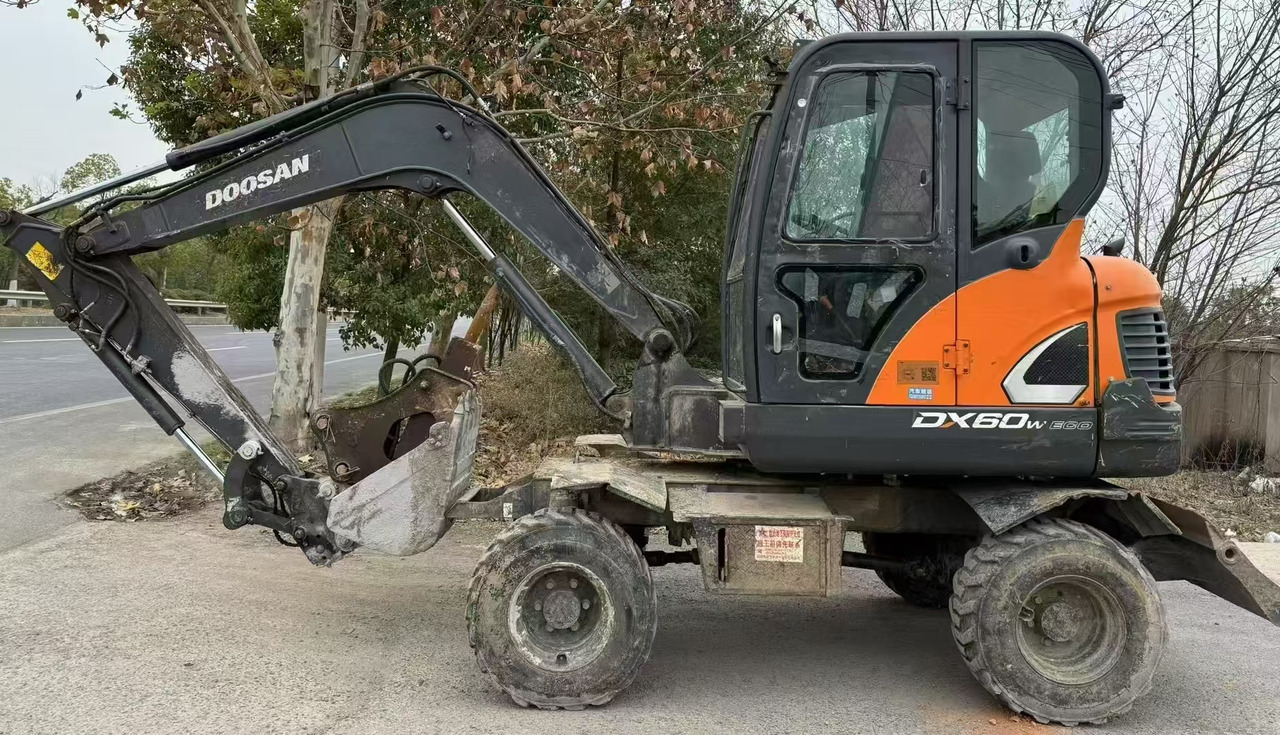 Doosan DX60 - Bager točkaš: slika 4 Doosan DX60 - Bager točkaš: slika 4