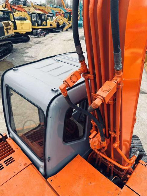 Hitachi EX60 - Bager guseničar: slika 4 Hitachi EX60 - Bager guseničar: slika 4